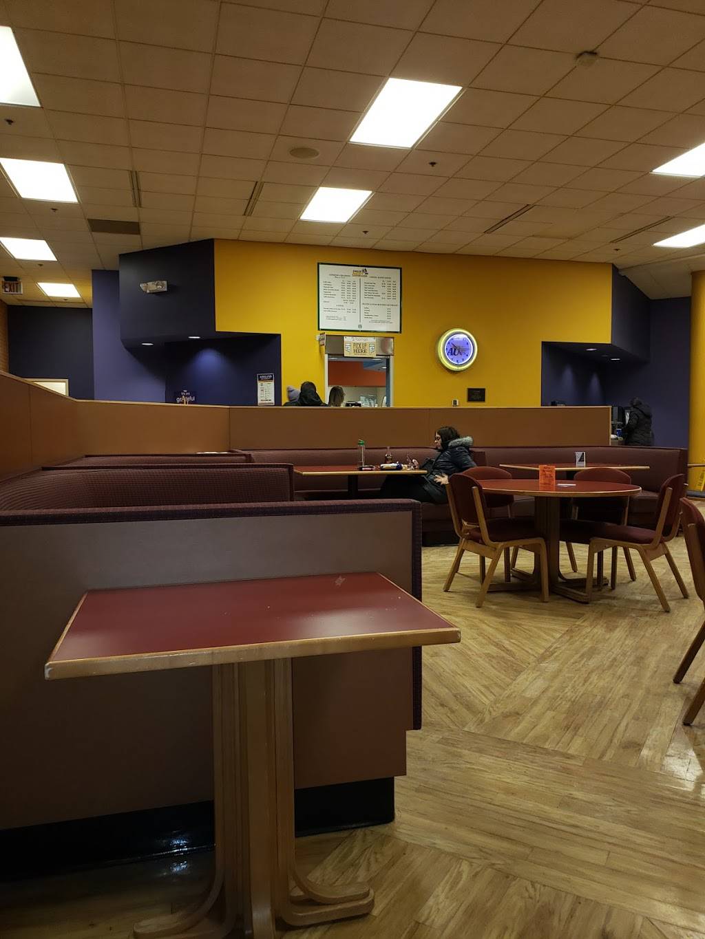 Eagles Nest | restaurant | 401 College Ave, Ashland, OH 44805, USA | 4192895320 OR +1 419-289-5320