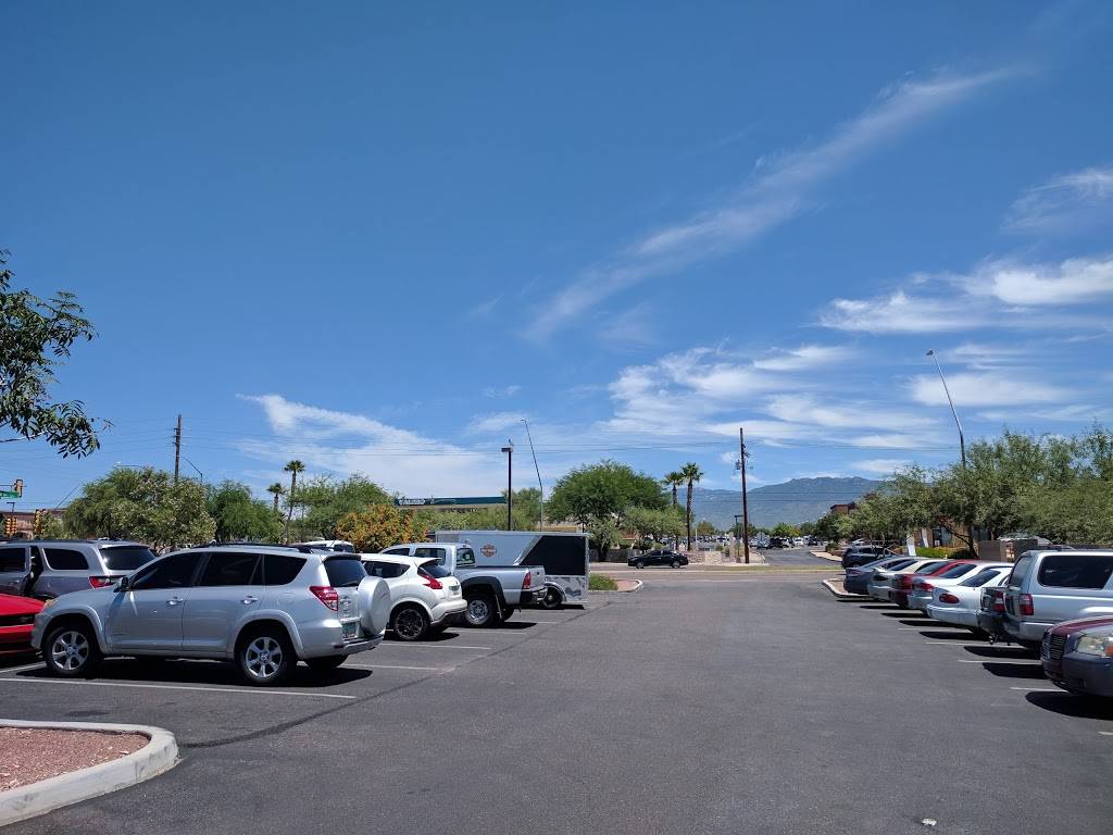 Chipotle Mexican Grill | restaurant | 9484 E 22nd St #130, Tucson, AZ 85710, USA | 5202030004 OR +1 520-203-0004