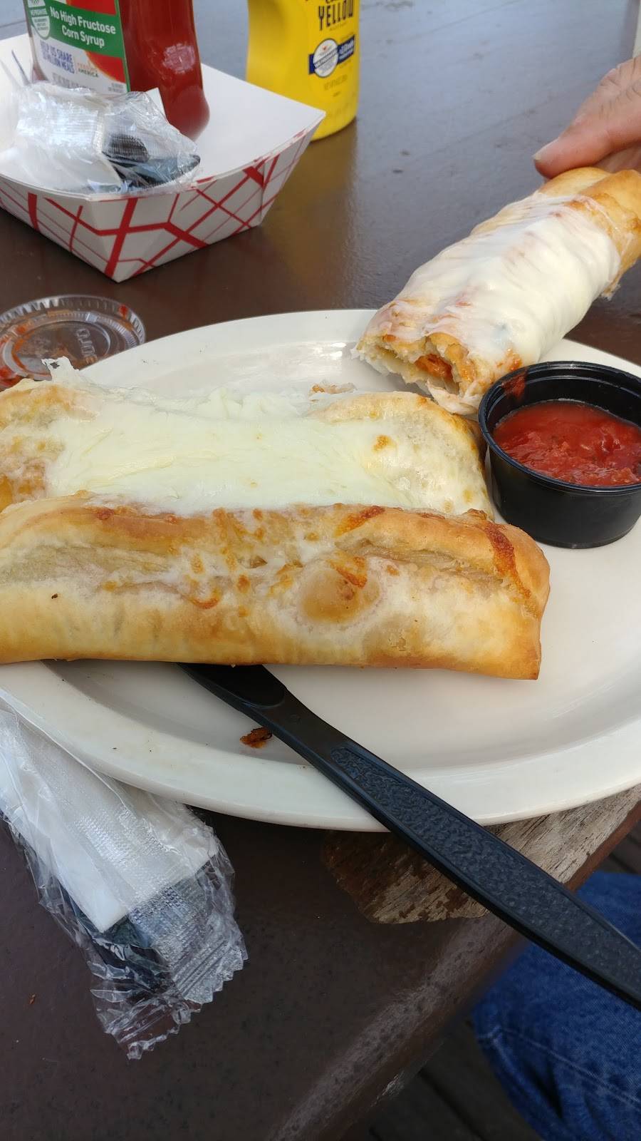 Brass Pelican at Holiday Lakes | restaurant | 13 Lake Holiday Ln, Willard, OH 44890, USA | 4199516001 OR +1 419-951-6001