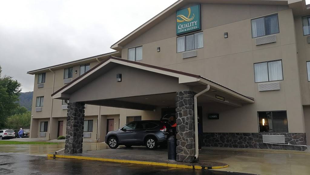 Quality Inn & Suites | restaurant | 204 Struthers St, Warren, PA 16365, USA | 8147238881 OR +1 814-723-8881