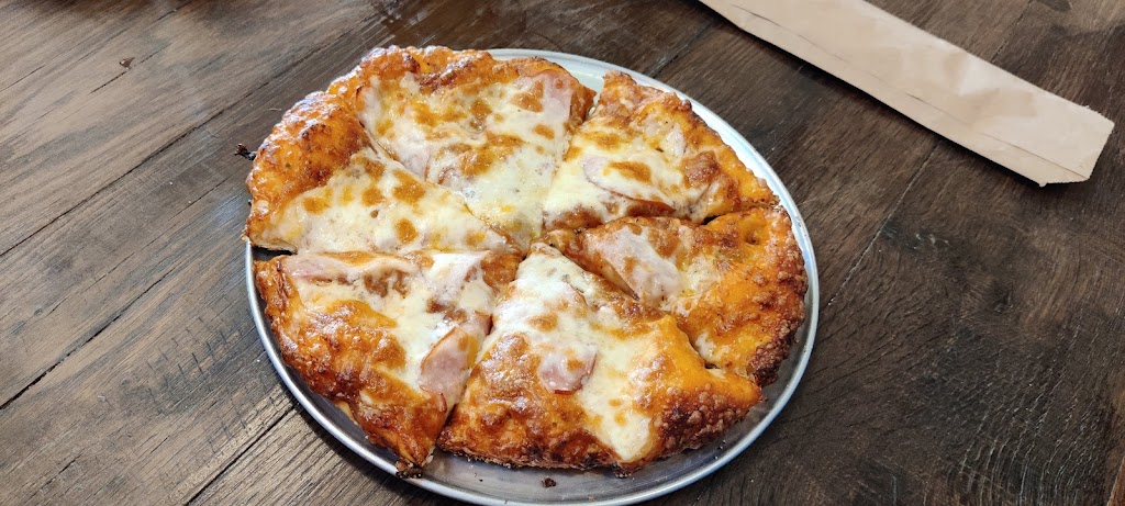 Me-n-Eds Pizzeria and Crafthouse | restaurant | 750 Price St, Pismo Beach, CA 93449, USA | 8055563636 OR +1 805-556-3636