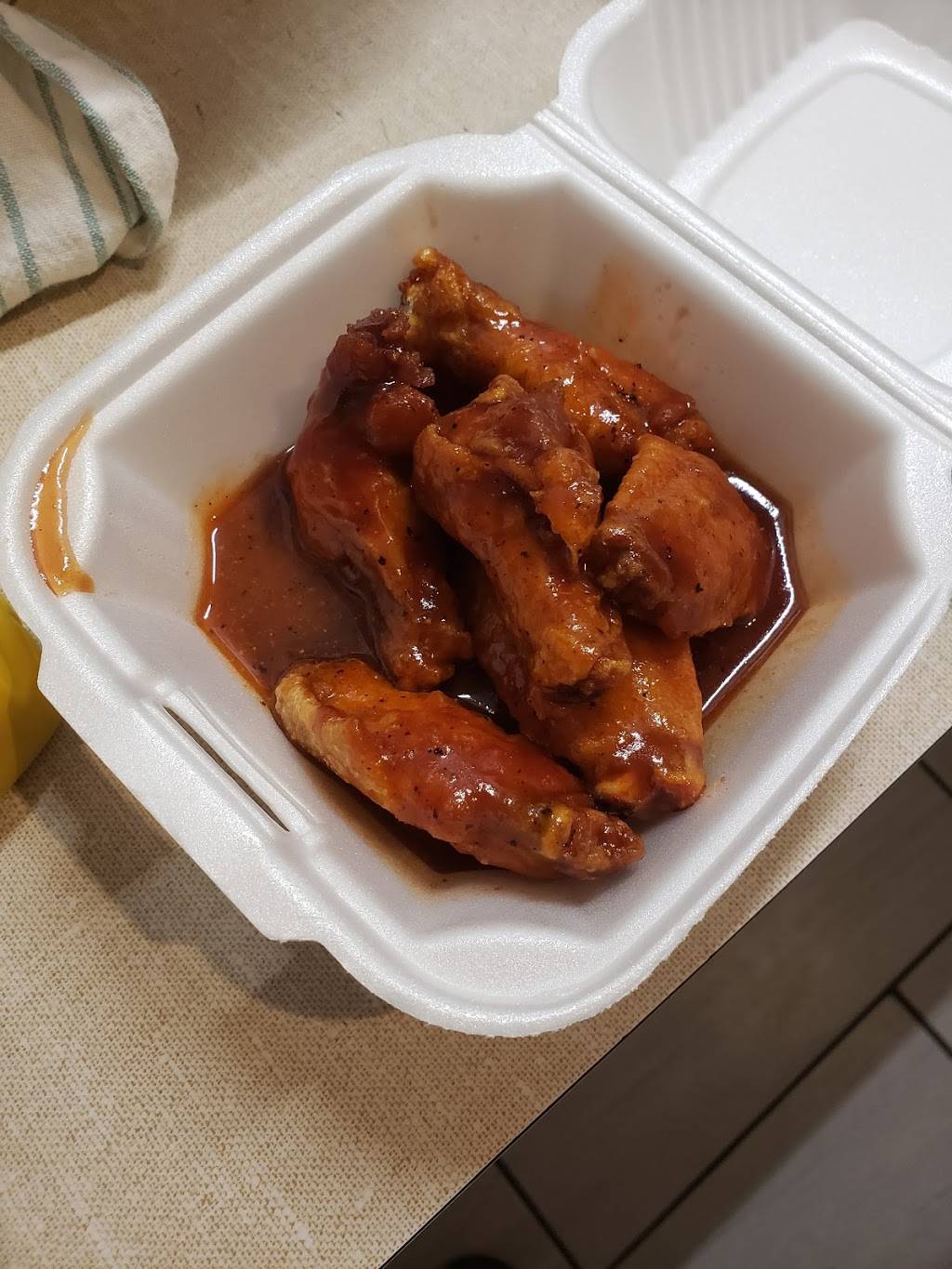 BTJ wings | restaurant | 1705 N Slappey Blvd, Albany, GA 31701, USA | 2294051596 OR +1 229-405-1596