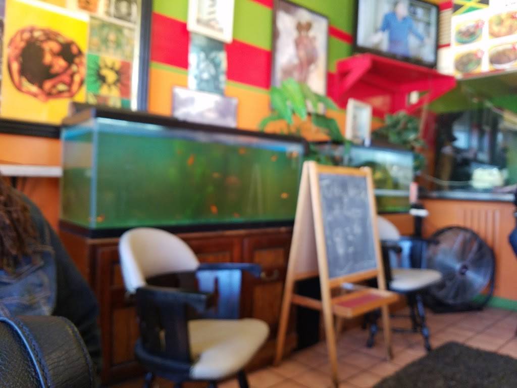 Vee and E Original Jamaican Jerk Chicken | restaurant | 3712 Grant St, Gary, IN 46408, USA | 2195122446 OR +1 219-512-2446