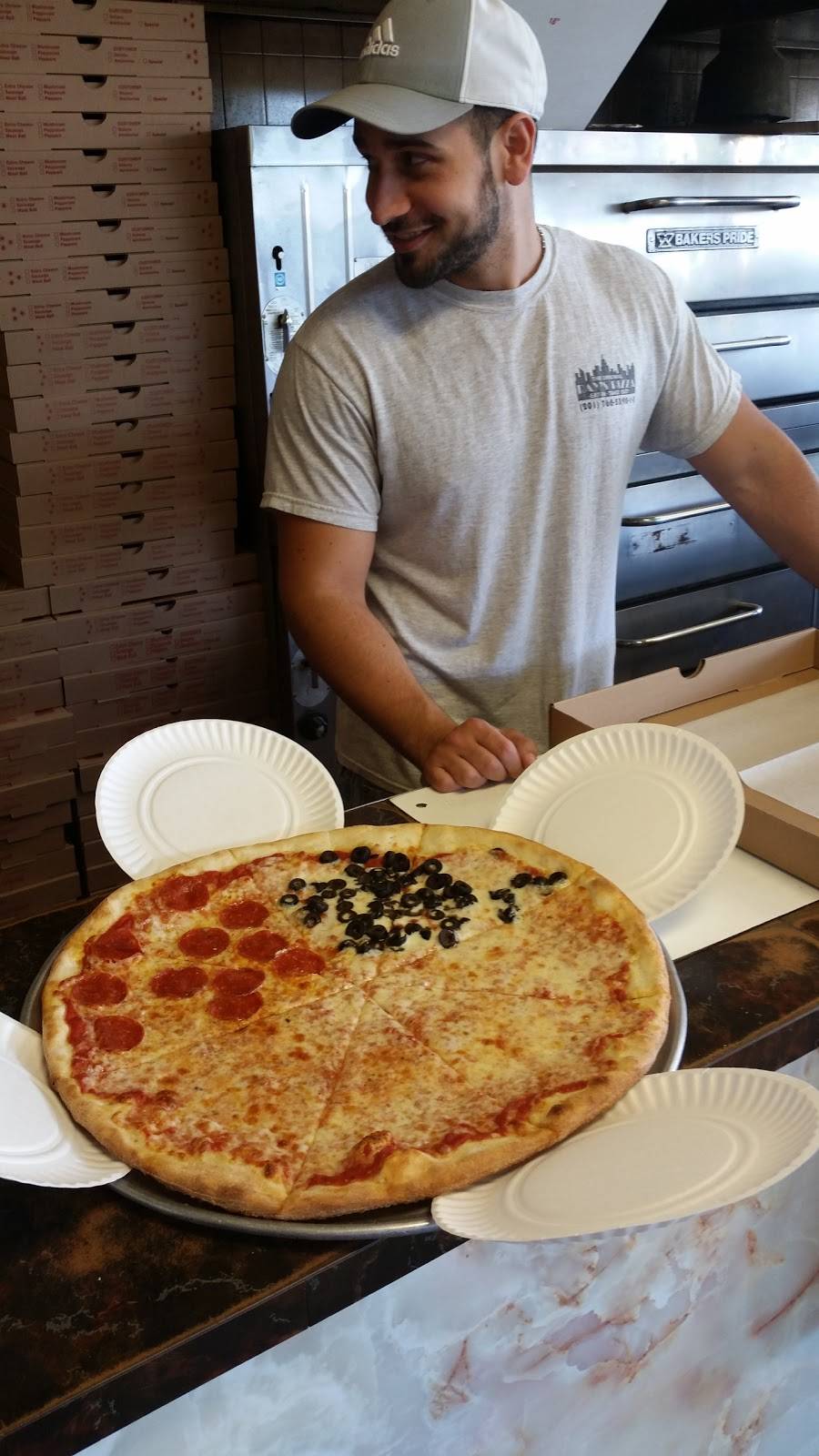 Carmine & Rays Pizza | restaurant | 284 Closter Dock Rd, Closter, NJ 07624, USA | 2017685390 OR +1 201-768-5390