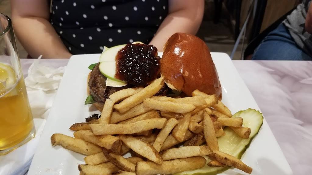 Carmen’s Bistro & Bar | restaurant | 619 4th St, Santa Rosa, CA 95404, USA | 7078435186 OR +1 707-843-5186