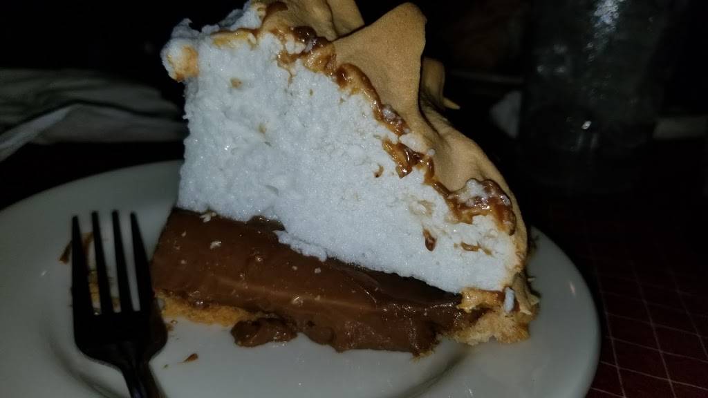 Pier Restaurant | restaurant | 600 E Lakeview Dr, Hornbeak, TN 38232, USA | 7315382803 OR +1 731-538-2803