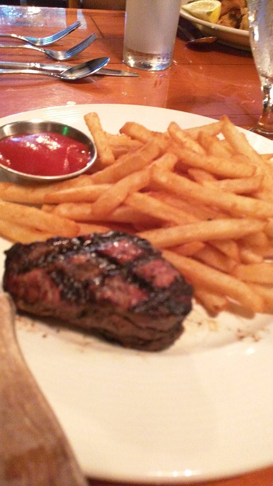 The 5 OClock Club | restaurant | 2639 7th St, Cumberland, WI 54829, USA | 7158222924 OR +1 715-822-2924