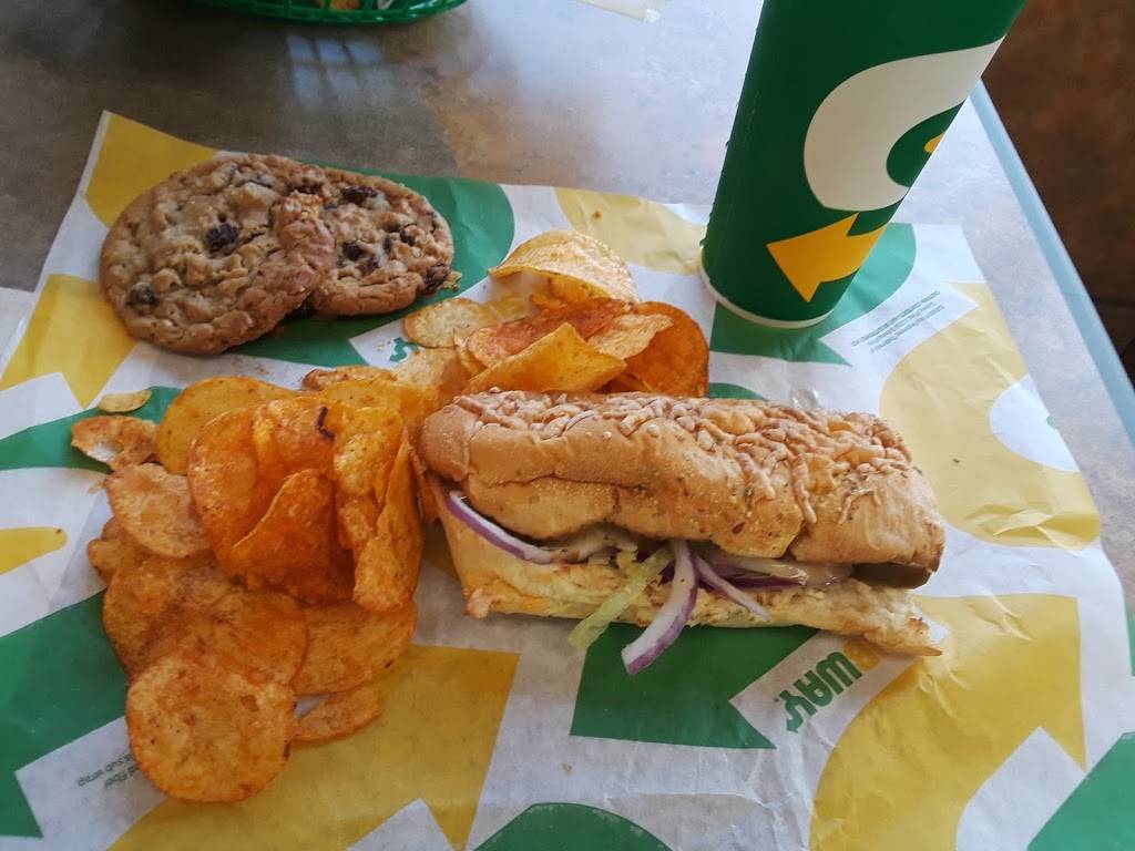 Subway | meal takeaway | 1003 E Jackson St, Hugo, OK 74743, USA | 5803268884 OR +1 580-326-8884