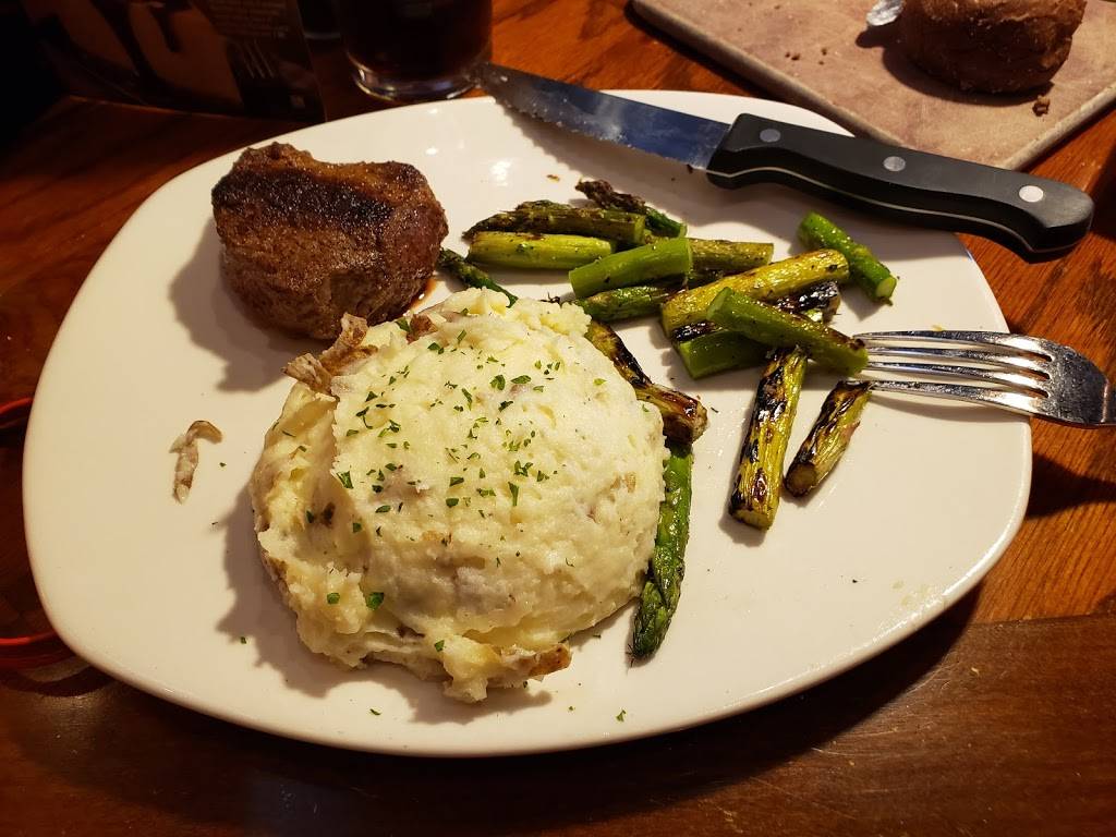 Outback Steakhouse | restaurant | 8880 Springbrook Dr NW, Coon Rapids, MN 55433, USA | 7637929159 OR +1 763-792-9159