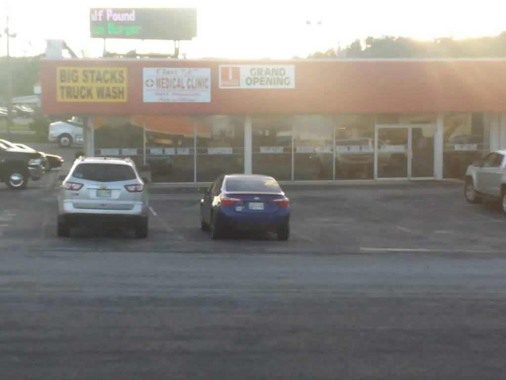 Big Stacks Truck Center | restaurant | 1100 W Hwy 25 #70, Newport, TN 37821, USA | 4237209090 OR +1 423-720-9090