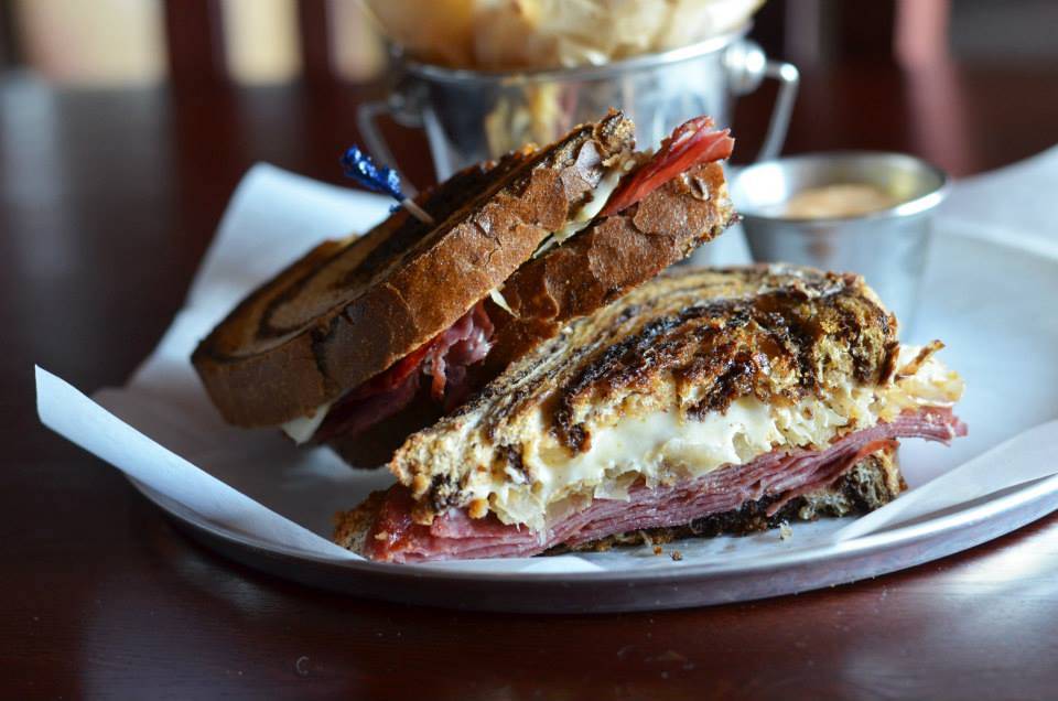 Brick House Bar & Grill | restaurant | 11961 Lebanon Rd, Sharonville, OH 45241, USA | 5134295934 OR +1 513-429-5934