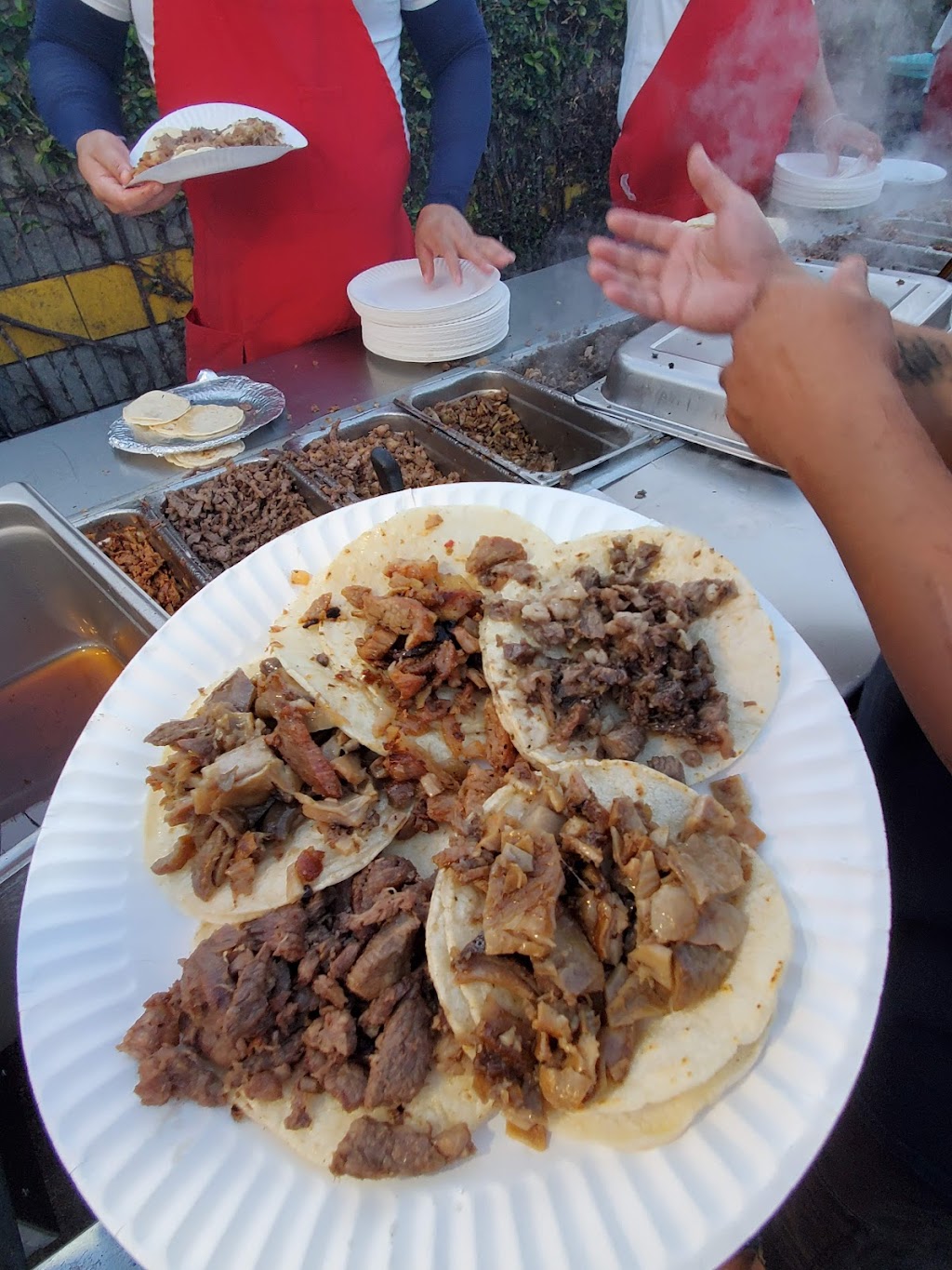 Avenue 26 Tacostand | restaurant | 3175 Artesian St, Los Angeles, CA 90031, USA | 3239845401 OR +1 323-984-5401