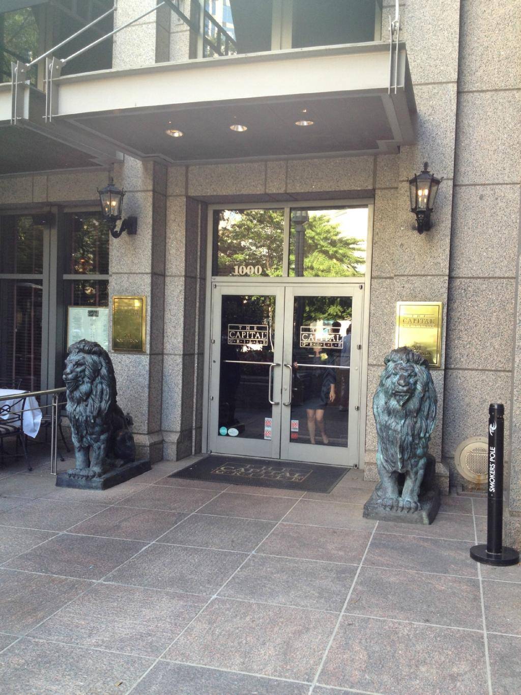 The Capital Grille | restaurant | 201 N Tryon St, Charlotte, NC 28202, USA | 7043481400 OR +1 704-348-1400