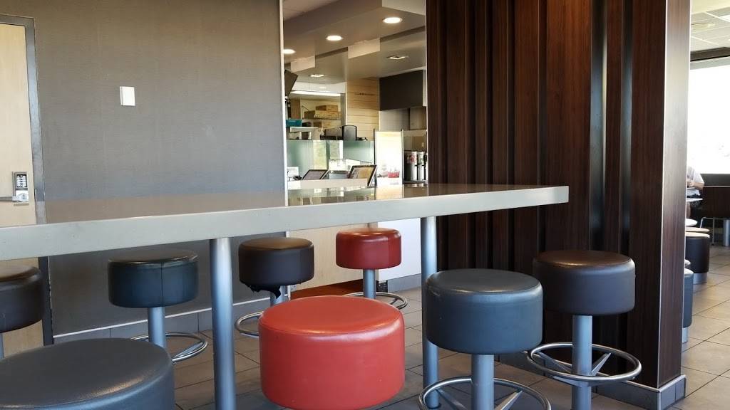 McDonalds | cafe | 1695 Cascade Blvd, Shasta Lake, CA 96019, USA | 5302752943 OR +1 530-275-2943