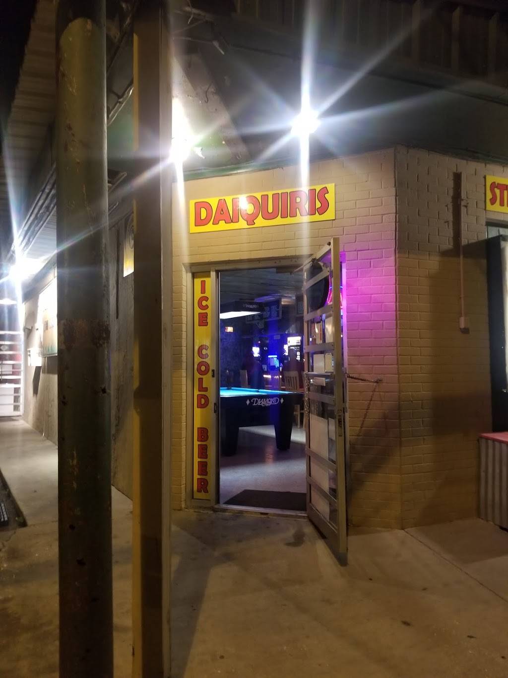 Side Pocket Bar & Grill | restaurant | 5601 4th St, Marrero, LA 70072, USA | 5042650738 OR +1 504-265-0738