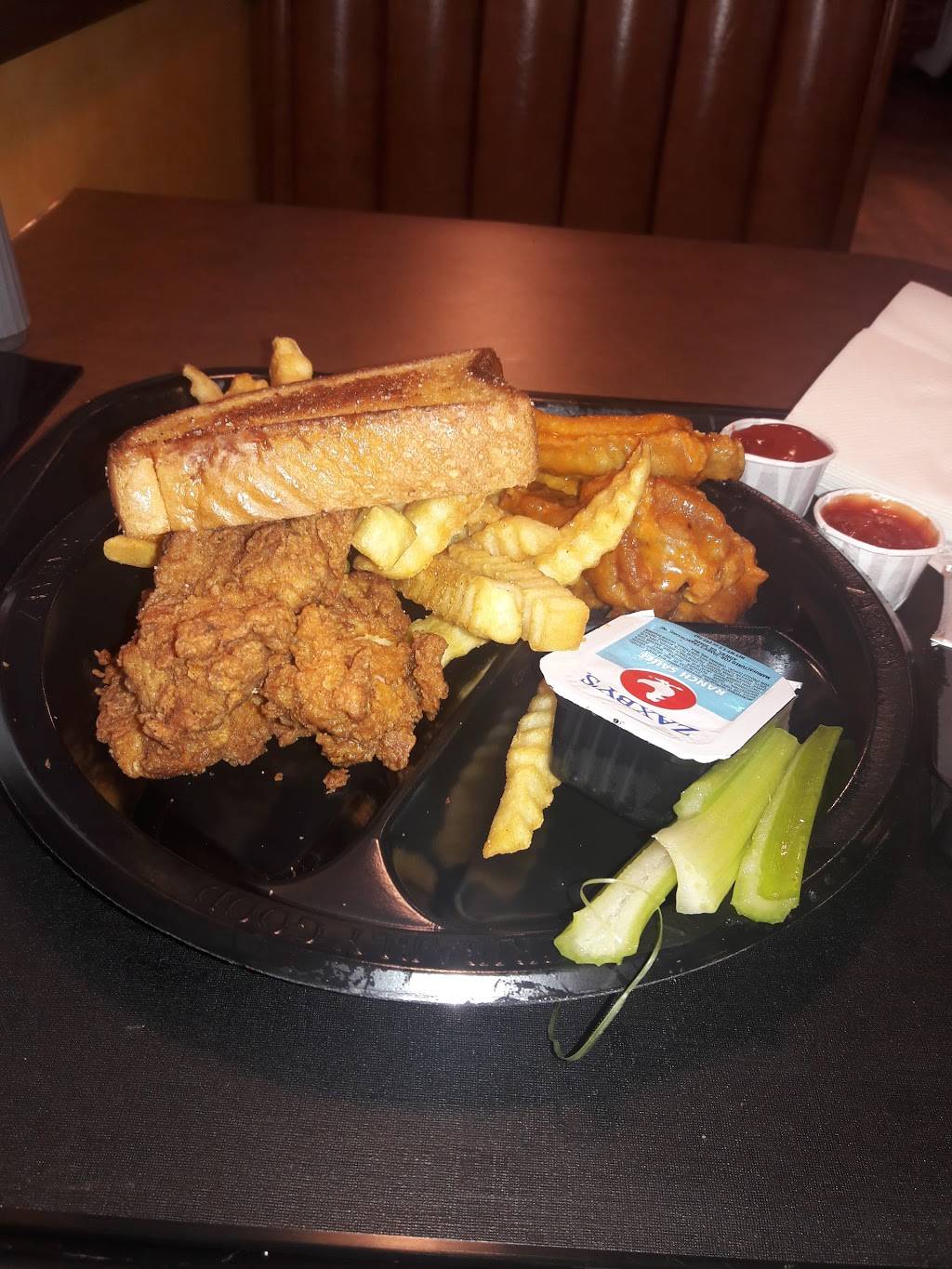 Zaxbys Chicken Fingers & Buffalo Wings | restaurant | 8895 W Colonial Dr, Ocoee, FL 34761, USA | 4072923605 OR +1 407-292-3605