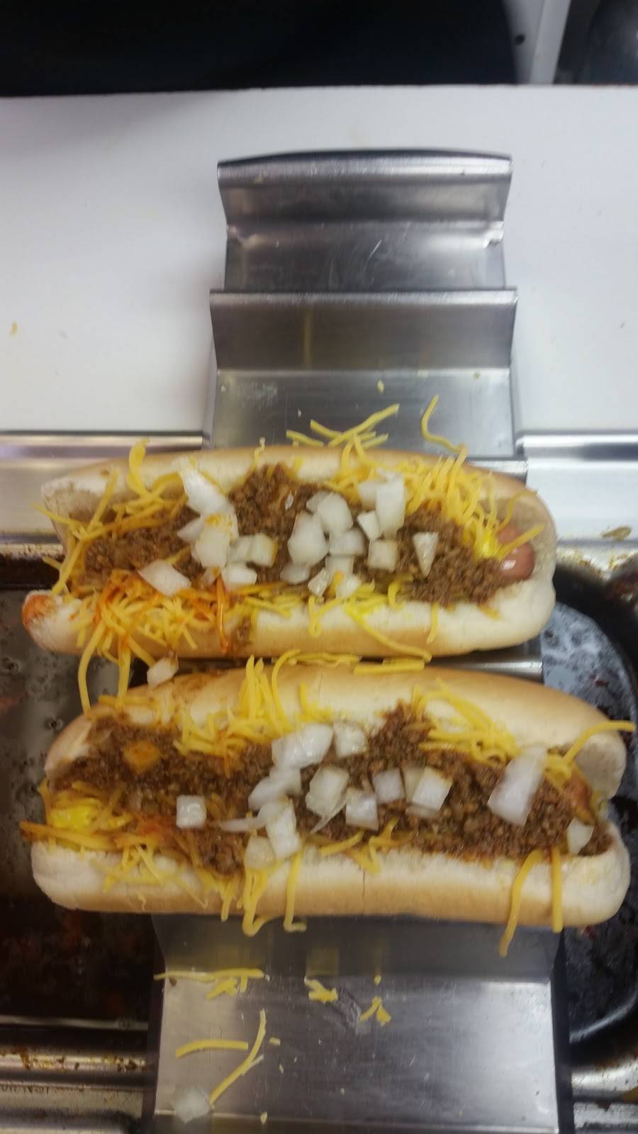 Coney Express | restaurant | 206 E Pettit Ave, Fort Wayne, IN 46806, USA | 2607440665 OR +1 260-744-0665