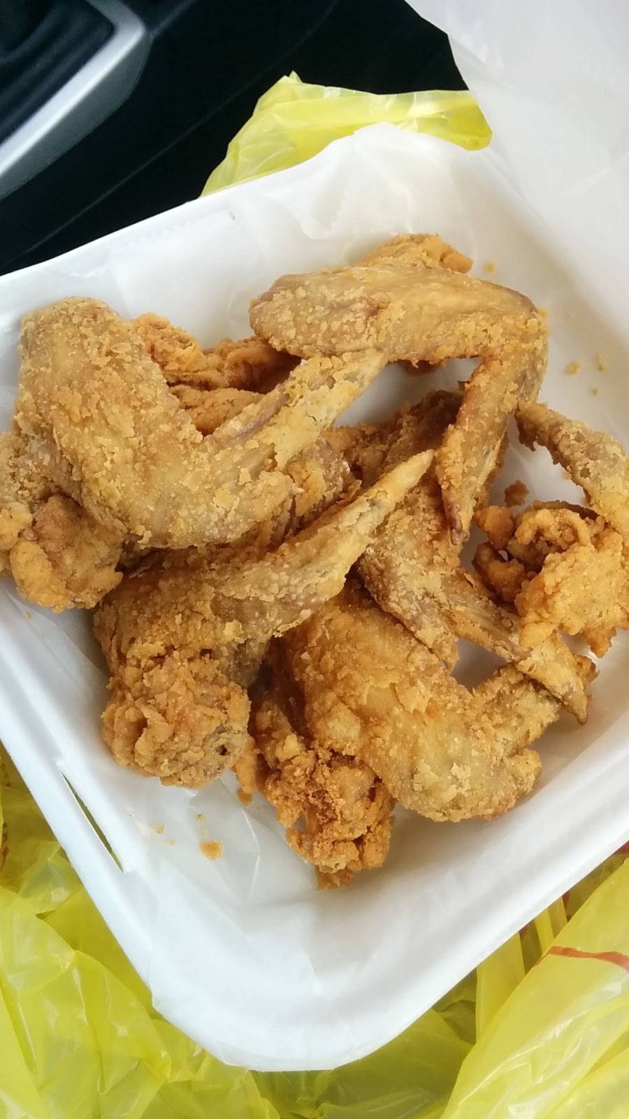 Wings n Things | restaurant | 519 Fulton Ave, Hempstead, NY 11550, USA | 5164830936 OR +1 516-483-0936