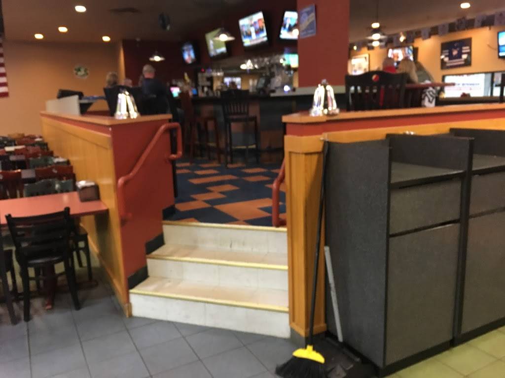 Bill Grays Regional Iceplex Tap Room | restaurant | 2700 Brighton Henrietta Town Line Rd #100, Rochester, NY 14623, USA | 5854131211 OR +1 585-413-1211