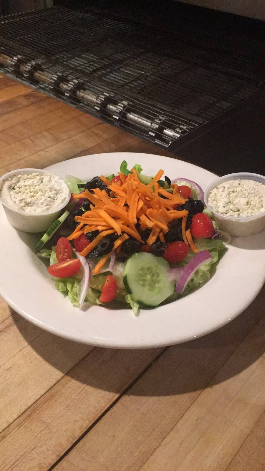 Arthurs Famous Pizza | restaurant | 430 Park Ave, Bridgeport, CT 06604, USA | 2033338173 OR +1 203-333-8173