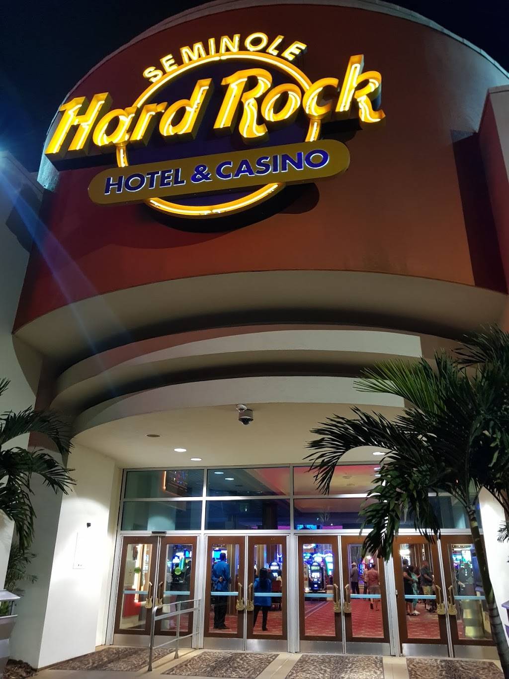 Hard Rock Cafe | restaurant | 5223 North Orient Rd, Tampa, FL 33610, USA | 8136277757 OR +1 813-627-7757