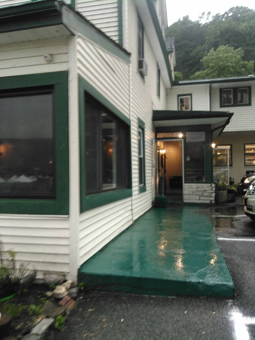 Breezy point inn | restaurant | 620 Jersey Ave, Greenwood Lake, NY 10925, USA | 8454778100 OR +1 845-477-8100