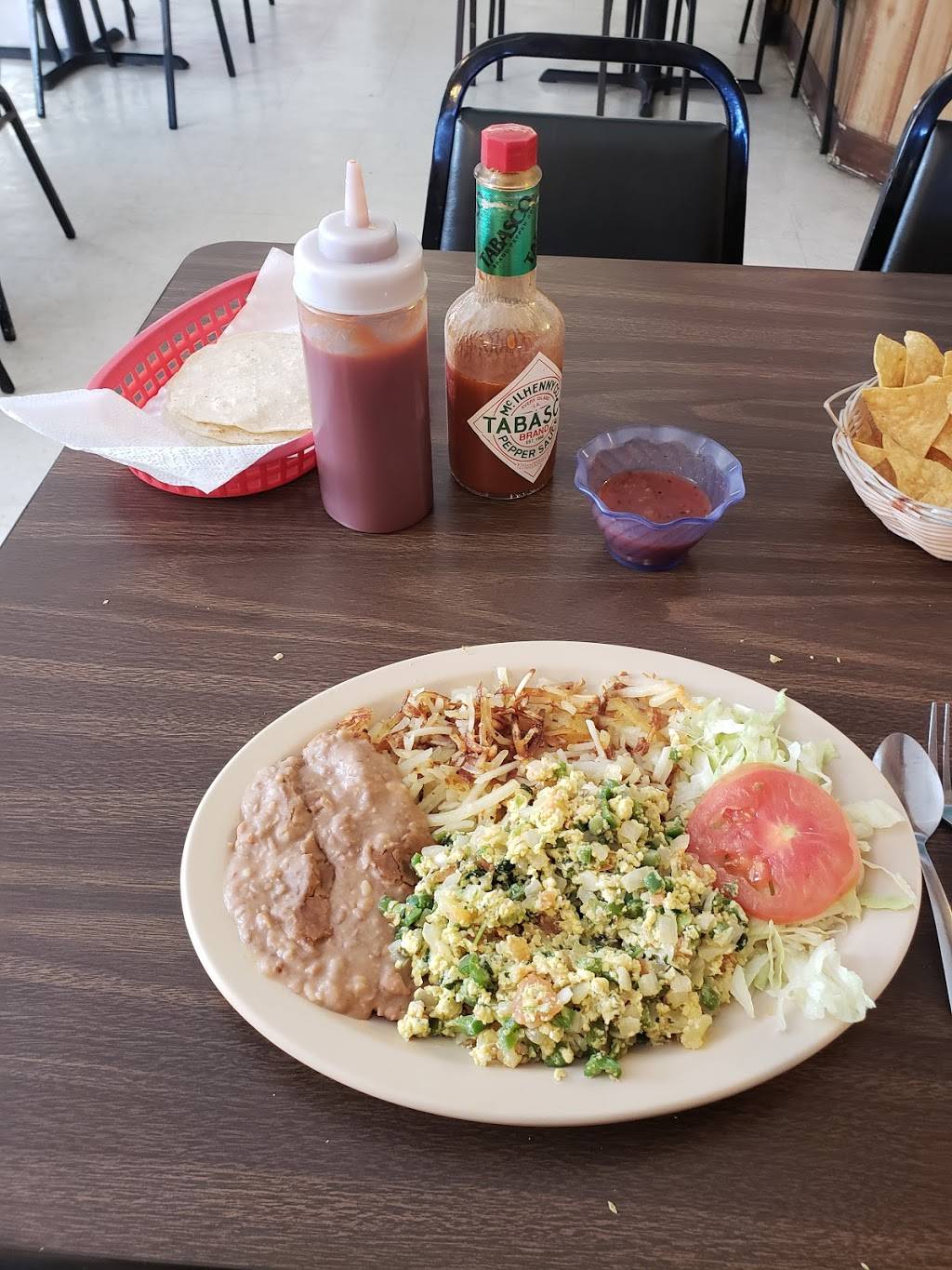 El Bronco | restaurant | 301 Old Coors Dr SW, Albuquerque, NM 87121, USA | 5058362711 OR +1 505-836-2711