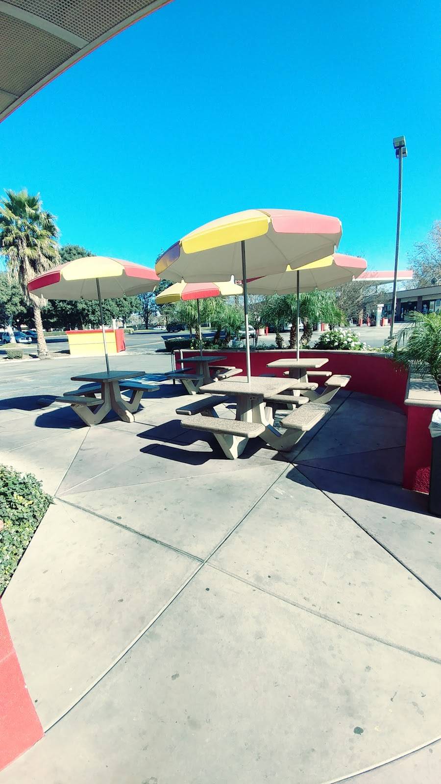 Wienerschnitzel | restaurant | 1175 E Walnut St, Ontario, CA 91761, USA | 9096731711 OR +1 909-673-1711