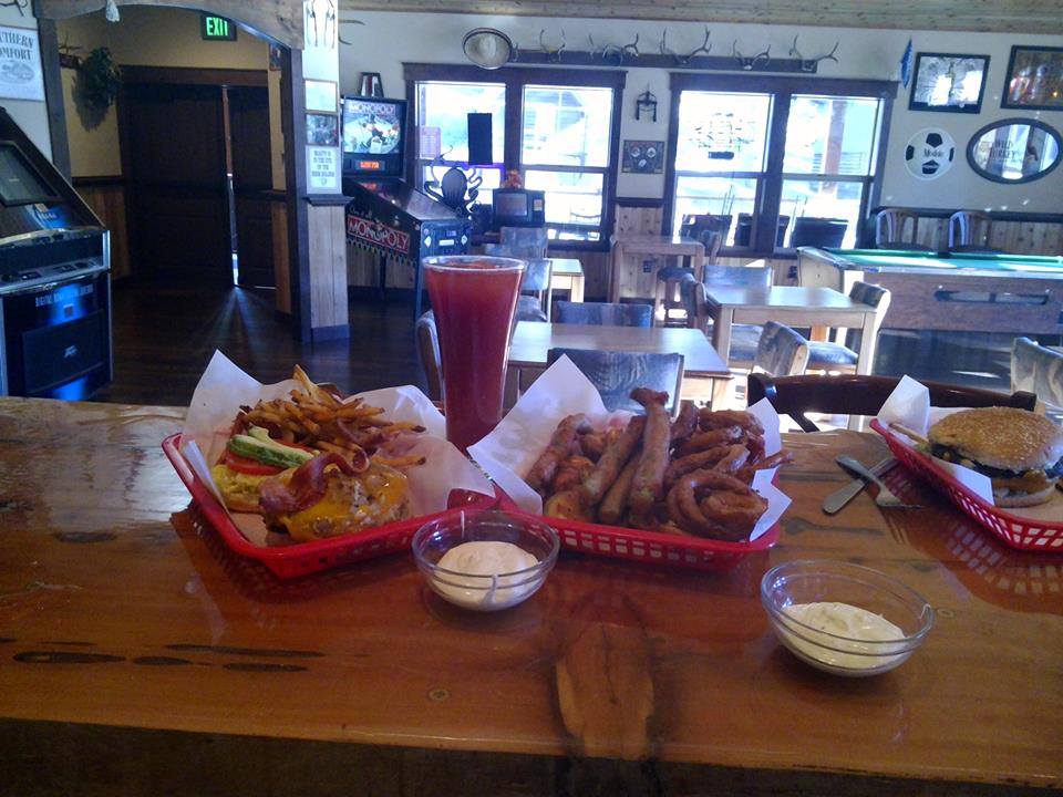 Bucks Lake Lodge | restaurant | 16525 Bucks Lake Rd, Quincy, CA 95971, USA | 5302832262 OR +1 530-283-2262