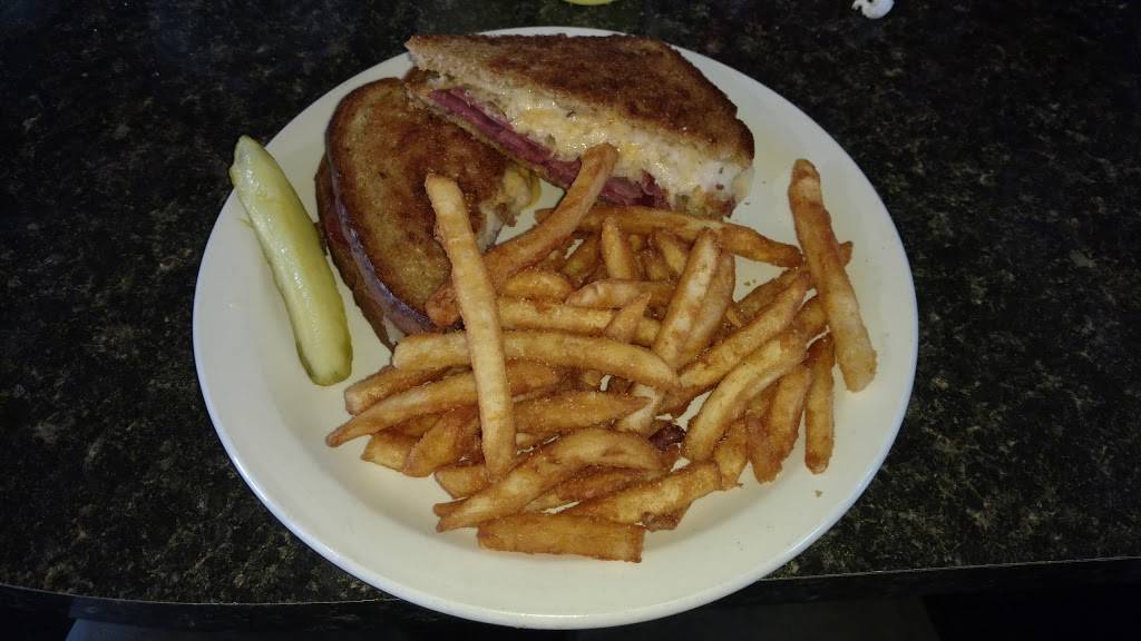 Oties | restaurant | 229 S State Rd, Otisville, MI 48463, USA | 8106314515 OR +1 810-631-4515