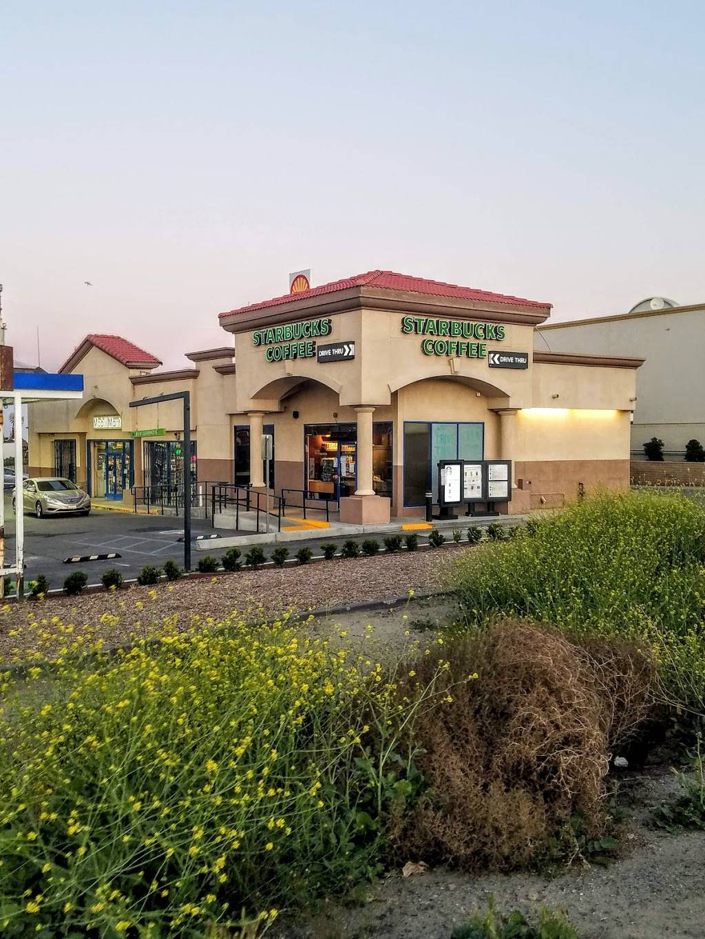 Starbucks | cafe | 33300 Bernard Dr, Kettleman City, CA 93239, USA | 5593860282 OR +1 559-386-0282