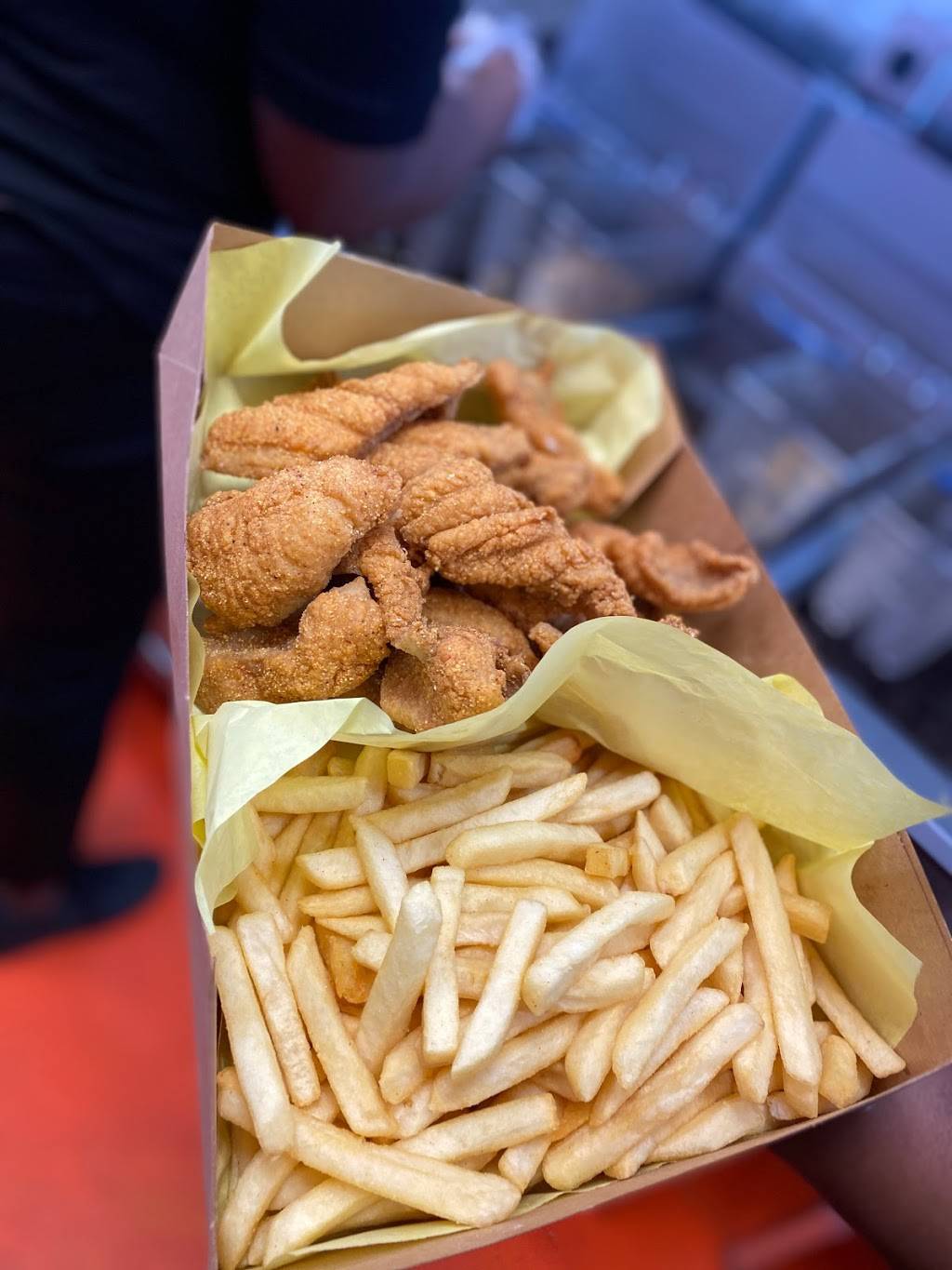 Fishbone Seafood Carson St | restaurant | 800 W Carson St, Torrance, CA 90502, USA | 3103202663 OR +1 310-320-2663