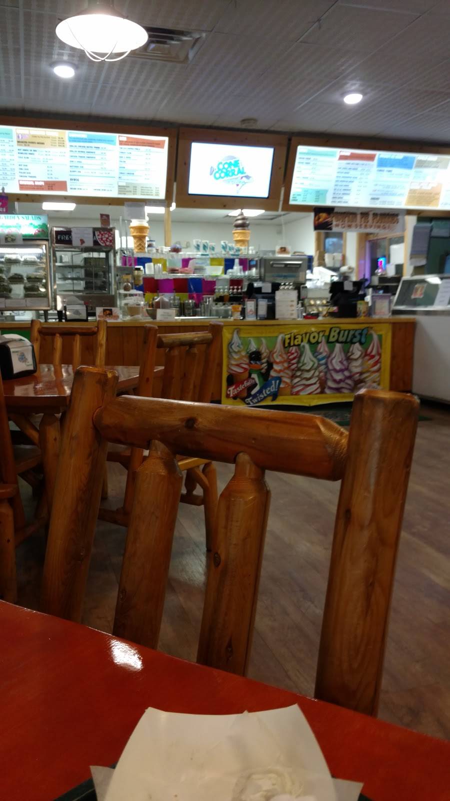 Cone Corral & Pizzeria | restaurant | 115 Ames St, Elk Rapids, MI 49629, USA | 2312646880 OR +1 231-264-6880