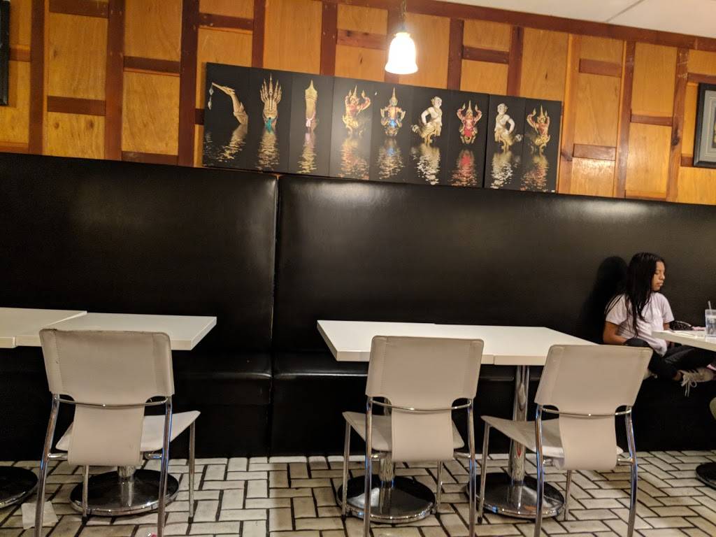 Khun Dang Thai Cuisine | restaurant | 4415, 13436 Sherman Way, North Hollywood, CA 91605, USA | 8185034993 OR +1 818-503-4993