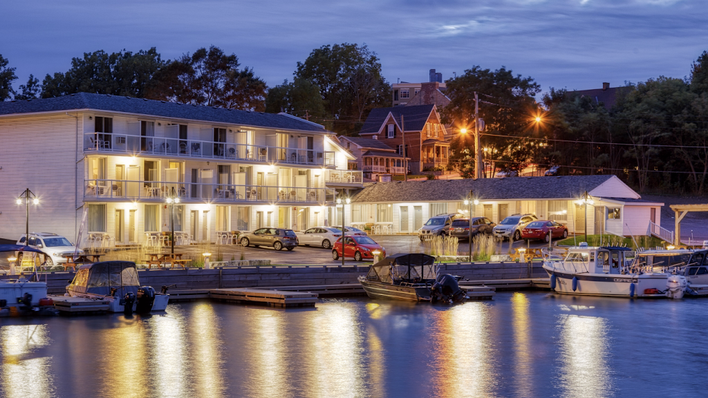 Picton Harbour Inn | restaurant | 33 Bridge St, Picton, ON K0K 2T0, Canada | 6134762186 OR +1 613-476-2186