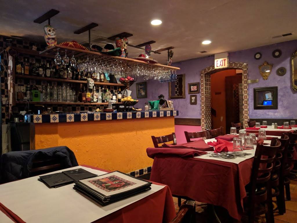 Que Rico Mexican Restaurant | restaurant | 2814 N Southport Ave, Chicago, IL 60657, USA | 7739757436 OR +1 773-975-7436