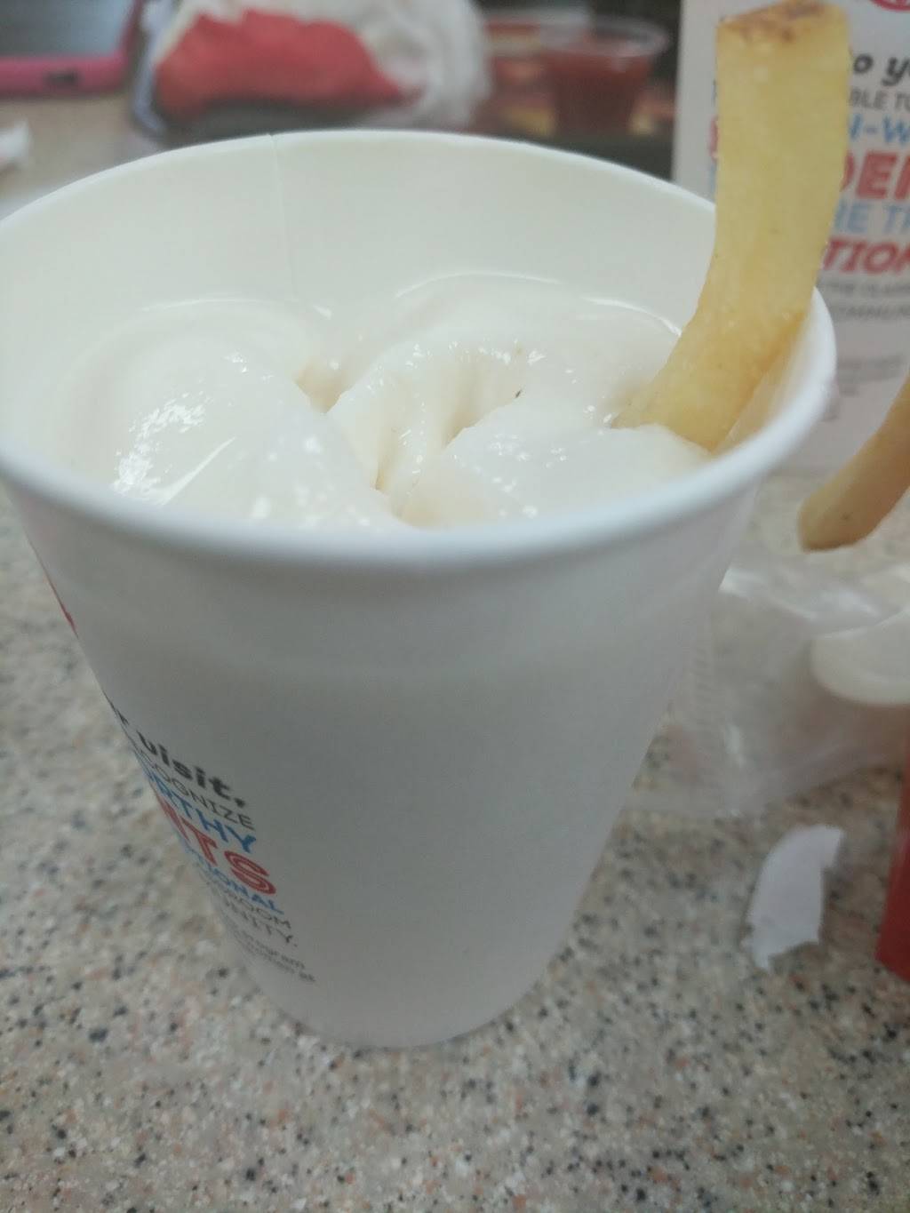 Wendys | restaurant | 2100 Rocky Dr, Paris, KY 40361, USA | 8599889691 OR +1 859-988-9691