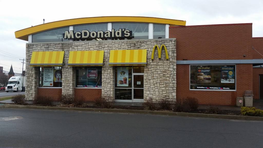 McDonalds | cafe | 158 Market St, Amsterdam, NY 12010, USA | 5188431023 OR +1 518-843-1023
