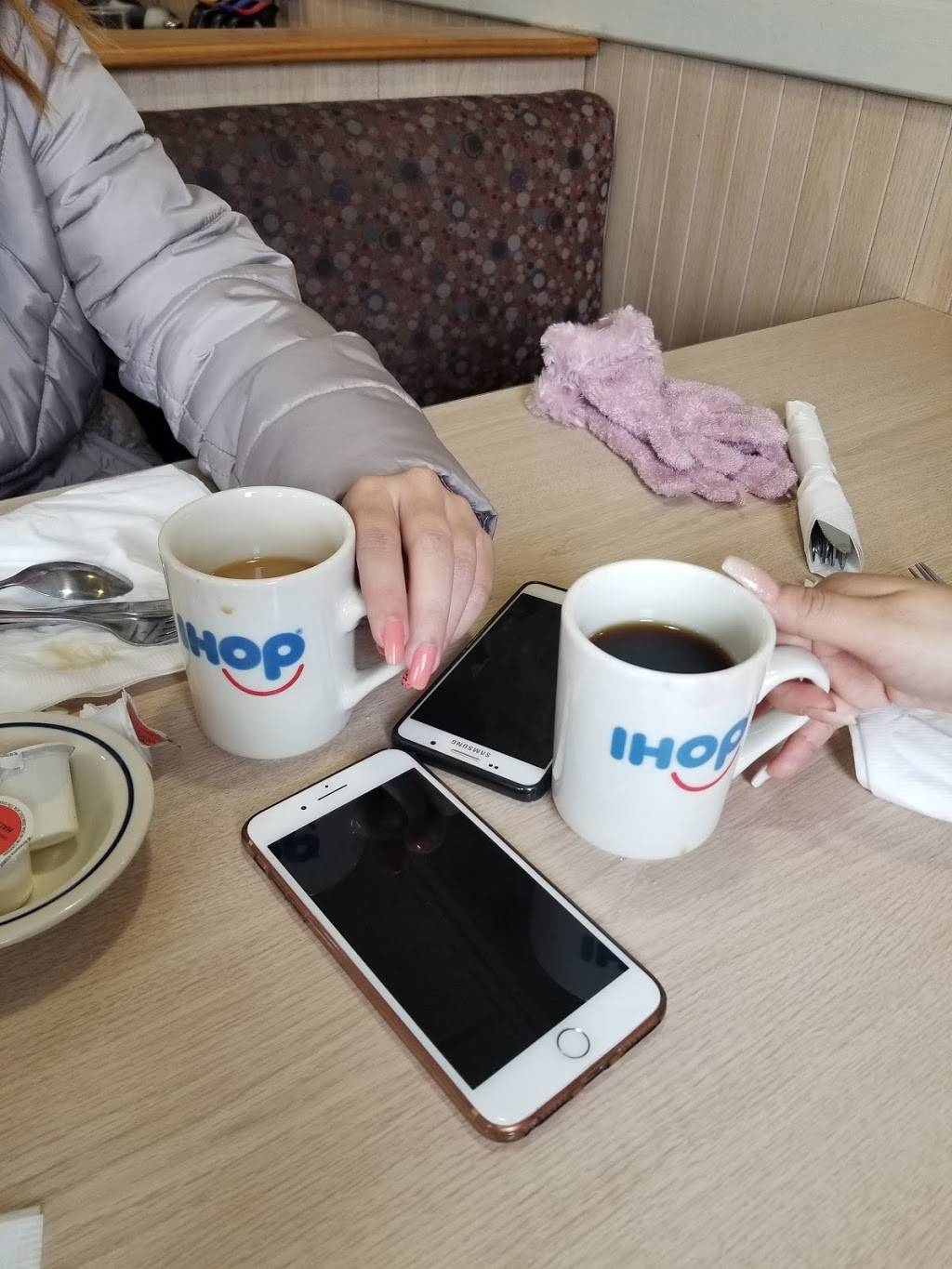 IHOP | restaurant | 5601 Xerxes Ave N, Brooklyn Center, MN 55430, USA | 7635609622 OR +1 763-560-9622