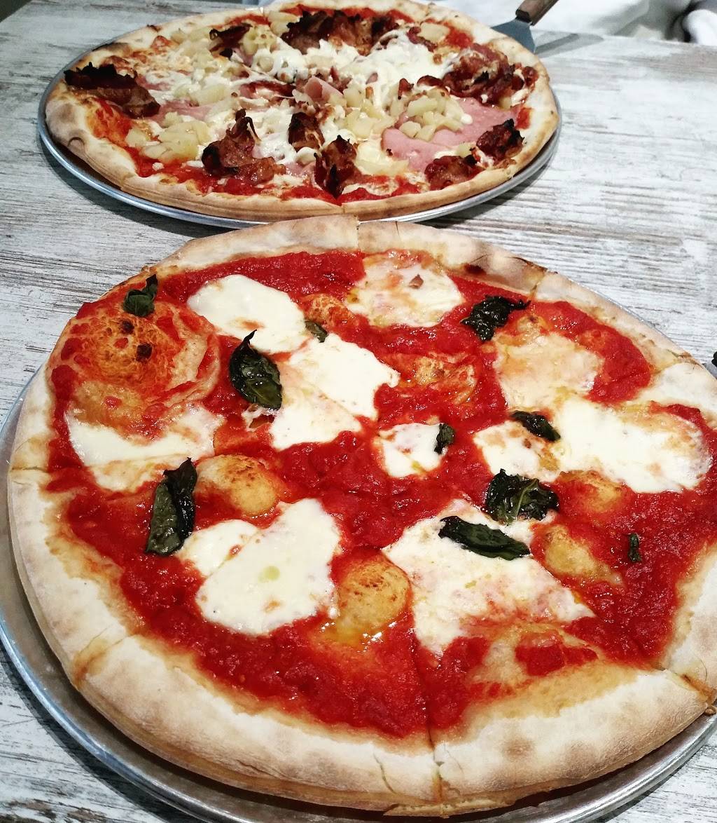 Lilys Pizza & Pasta | restaurant | 1107 Lorne Park Rd Unit 5, Mississauga, ON L5H 3A1, Canada | 9059902676 OR +1 905-990-2676