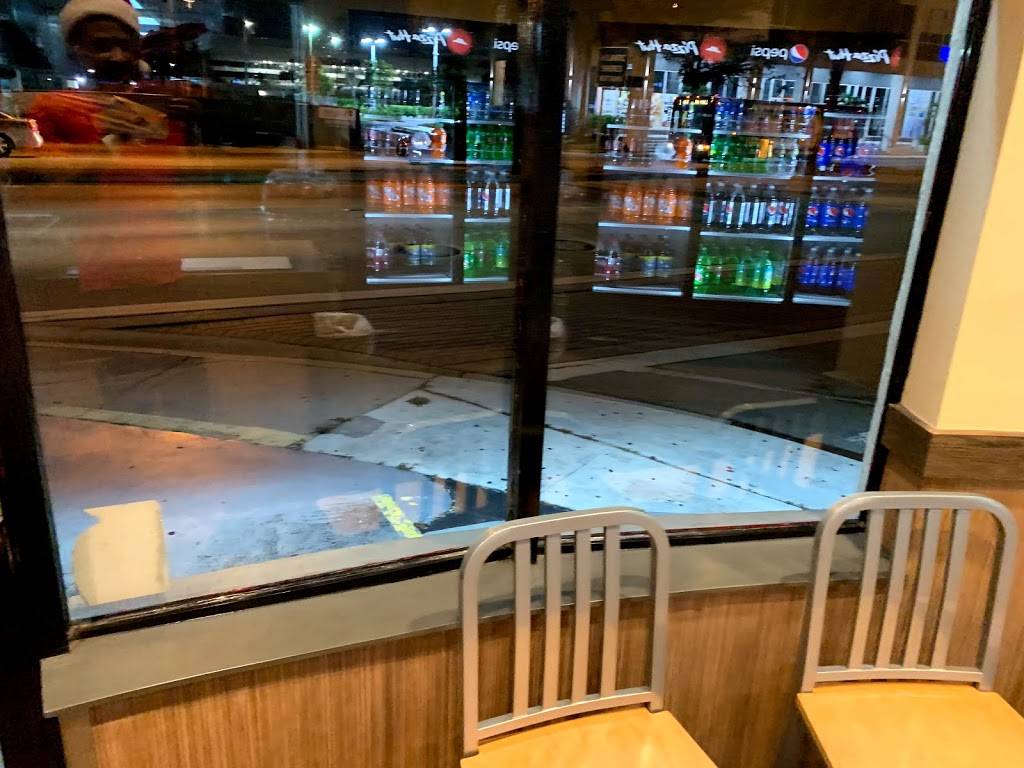 Pizza Hut | meal delivery | 718 N Federal Hwy, Hallandale Beach, FL 33009, USA | 9544588800 OR +1 954-458-8800