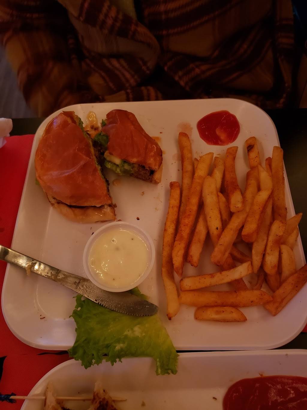 Micks On Roosevelt | restaurant | 6815 Roosevelt Ave, Allen Park, MI 48101, USA | 3133817365 OR +1 313-381-7365