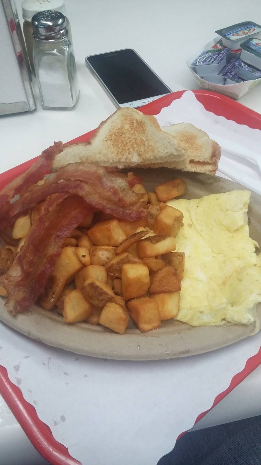 Mankins Causeway Cafe | cafe | 3397 Holden Beach Rd SW, Supply, NC 28462, USA | 9108463430 OR +1 910-846-3430