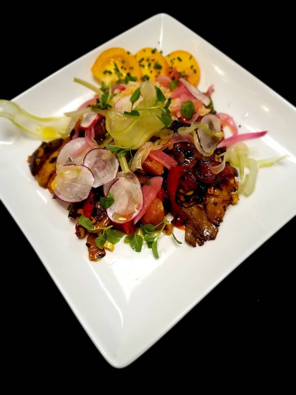 Mainland Container Co. Kitchen & Bar | restaurant | 1528 Ben Sawyer Blvd, Mt Pleasant, SC 29464, USA | 8432848174 OR +1 843-284-8174