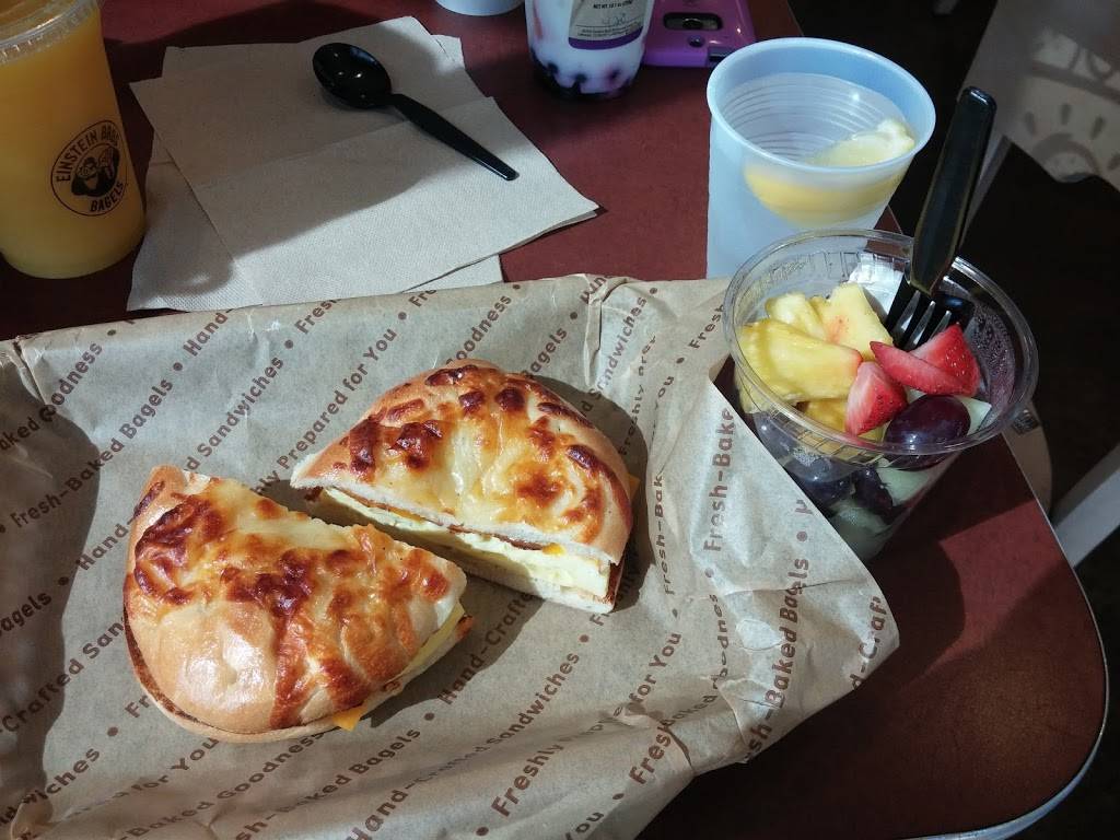 Einstein Bros. Bagels | bakery | 3129 S 27th St, Milwaukee, WI 53215, USA | 4143859888 OR +1 414-385-9888