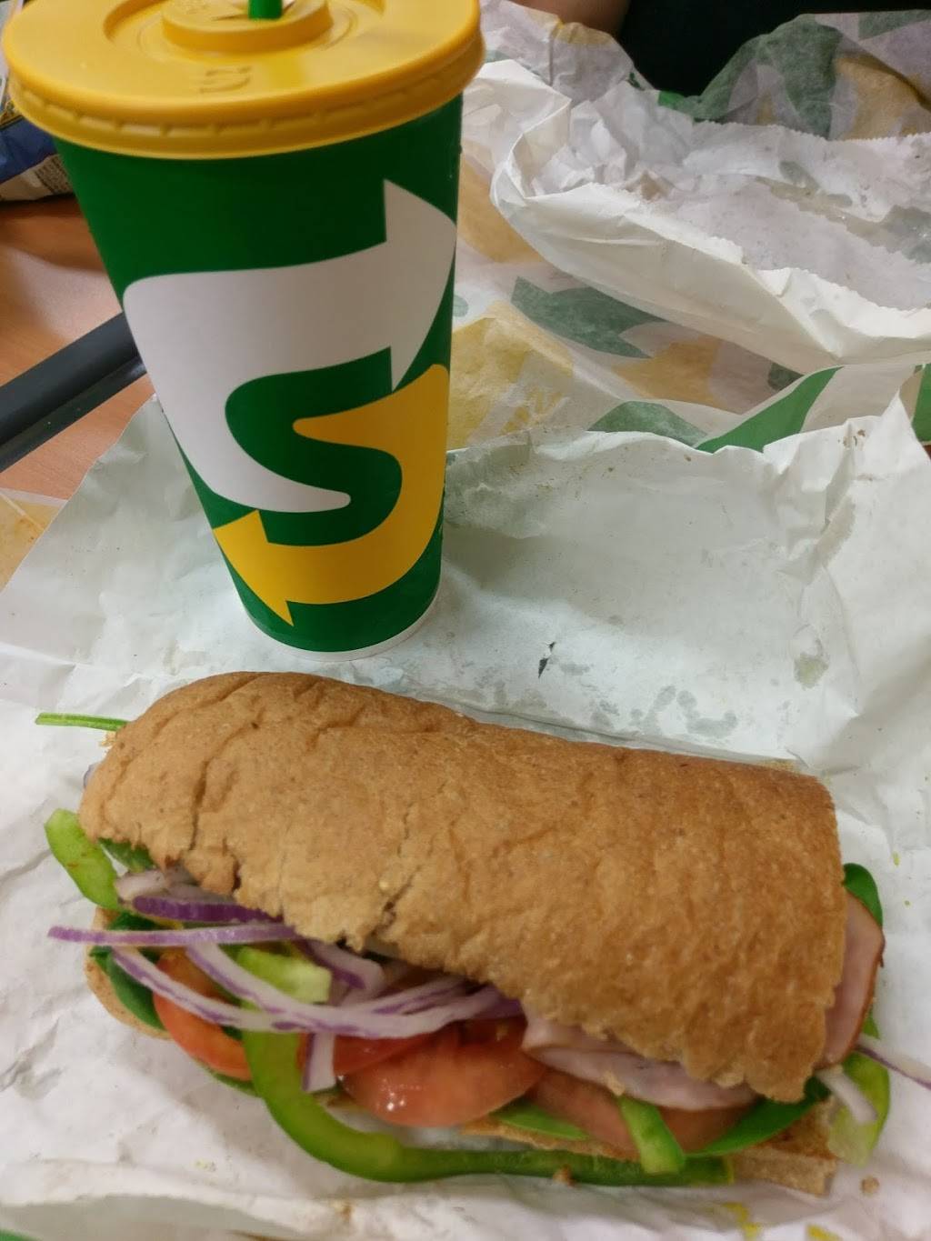 Subway Restaurants | restaurant | 3851 Airport Fwy, Fort Worth, TX 76111, USA | 8177591895 OR +1 817-759-1895