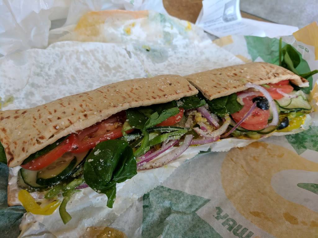 Subway | restaurant | 201 W Carleton Rd, Hillsdale, MI 49242, USA | 5174399933 OR +1 517-439-9933