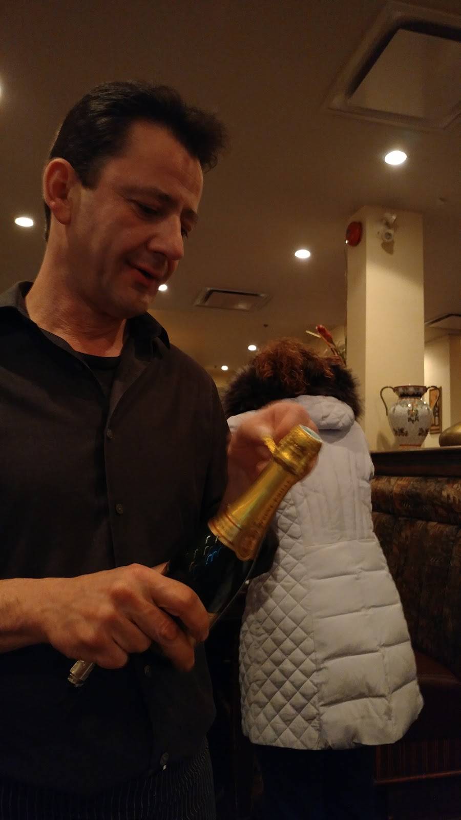 Restaurant Au Vieux Duluth | restaurant | 617-C Cure-Labelle Blvd, Blainville, QC J7C 2J1, Canada | 4504303223 OR +1 450-430-3223