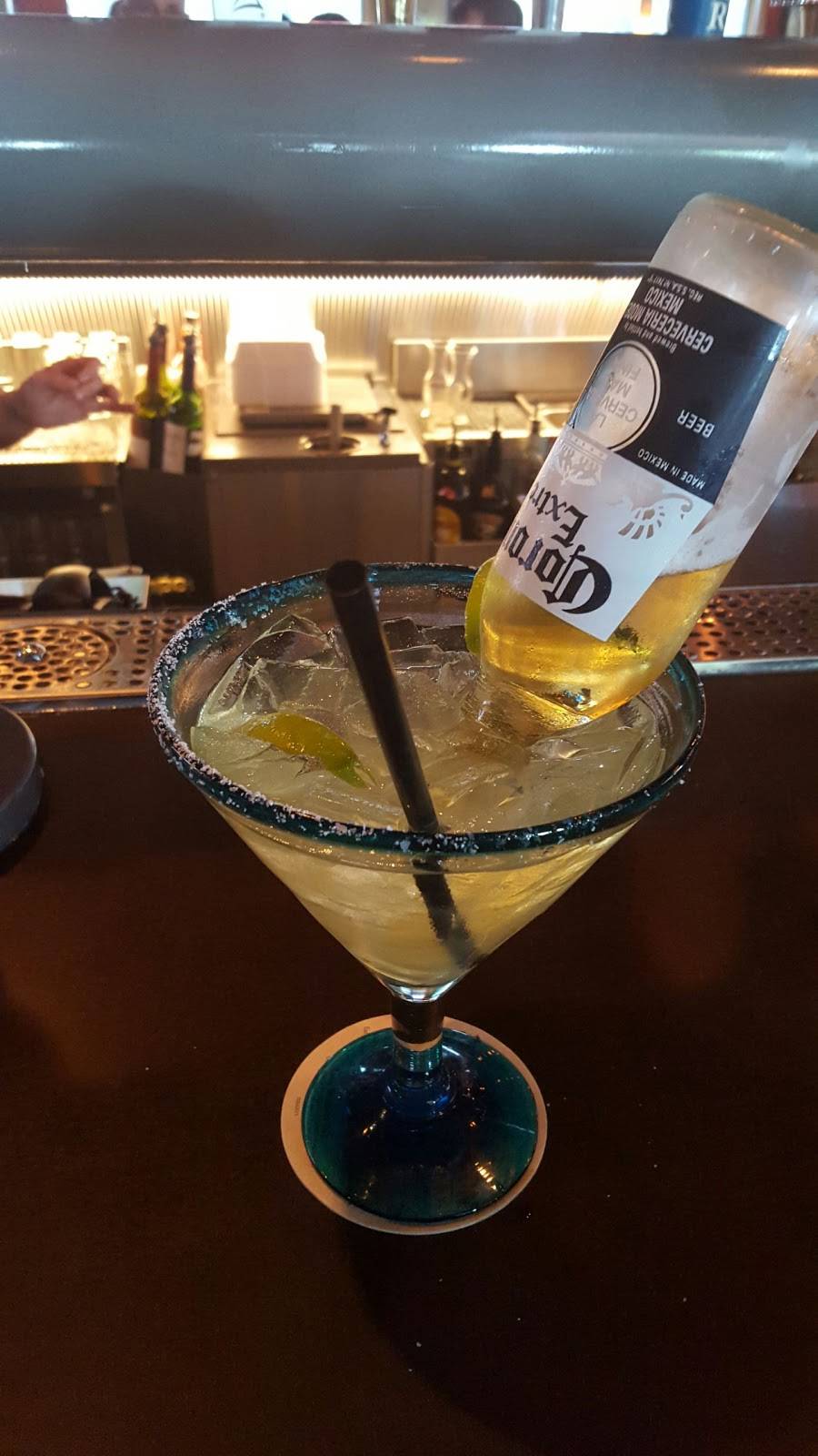 Applebees Grill + Bar | restaurant | 2430 N Glenstone Ave, Springfield, MO 65803, USA | 4178632200 OR +1 417-863-2200