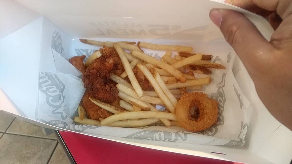 Carls Jr. | restaurant | 7646 N Blackstone Ave, Fresno, CA 93720, USA | 5592612760 OR +1 559-261-2760